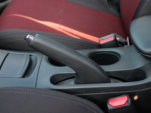 2011款1.6T CVT炫动版 驻车制动器