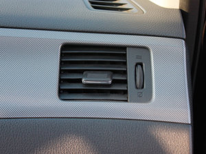 2011款1.6T CVT炫动版 中控区