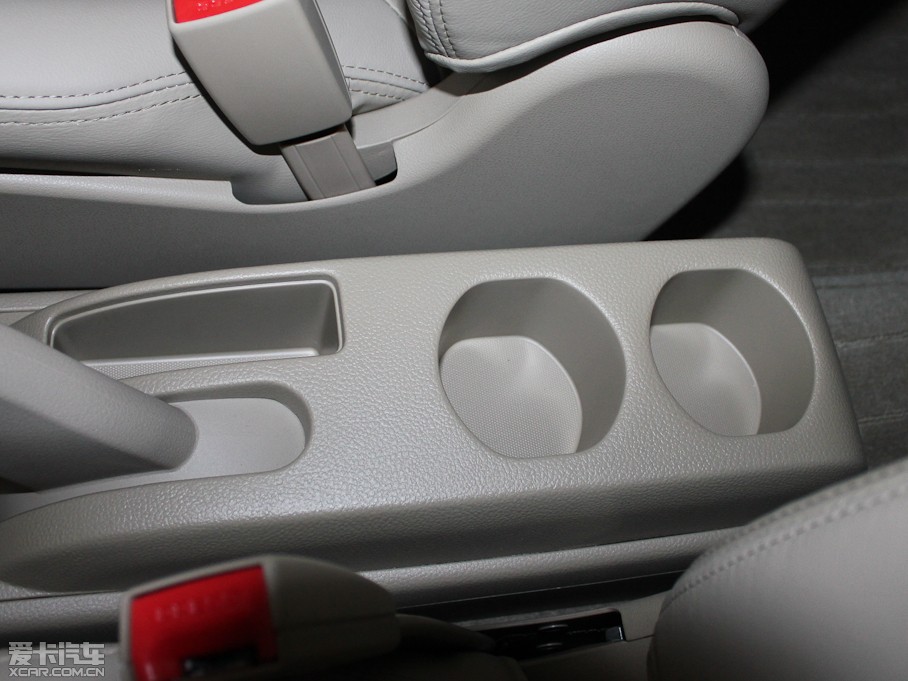 2012��܎�� ���� 1.6XL �ԄӺ��A��