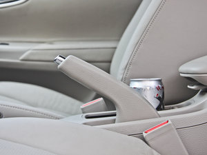 2012款1.8XV CVT尊享版 驻车制动器