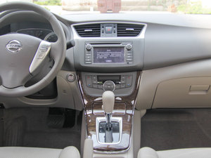 2012款1.8XV CVT尊享版 中控台