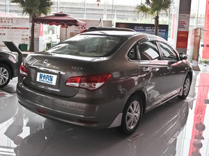 2012款经典 1.6XL 自动豪华版 整体外观