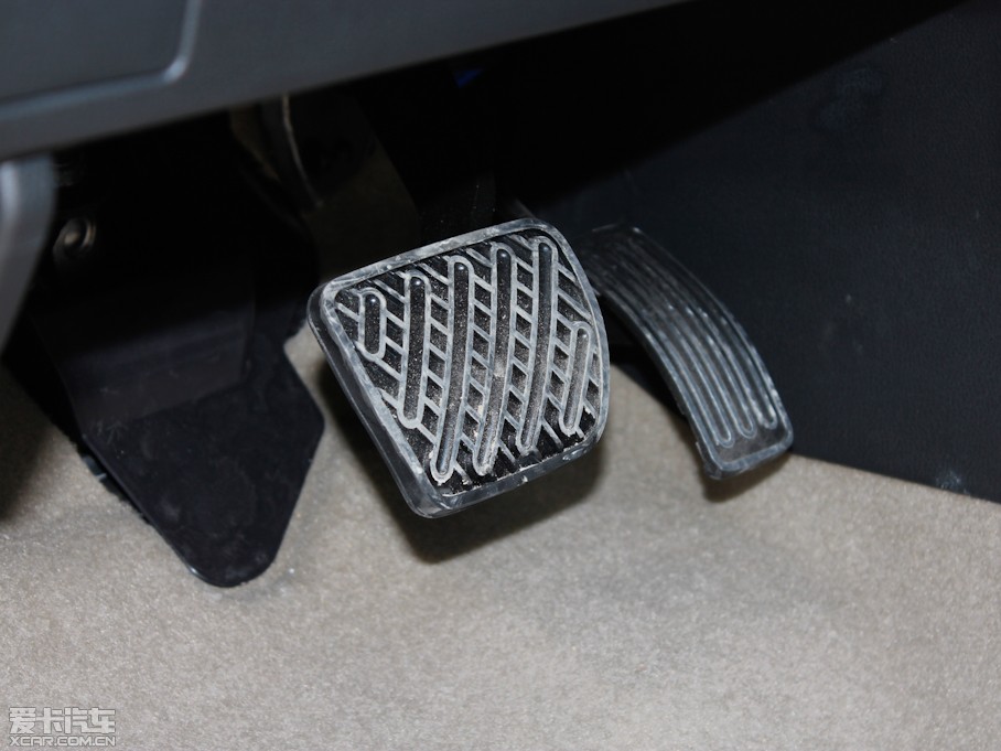 2012п 2.0XV CVT(q)()