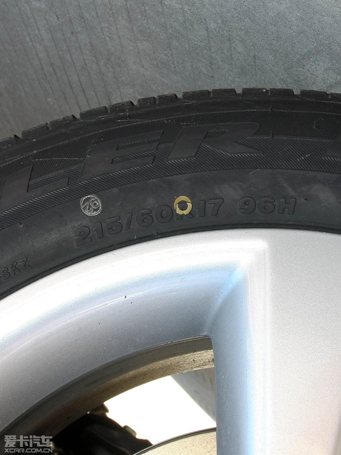 2012п 2.0XV CVT(q)()