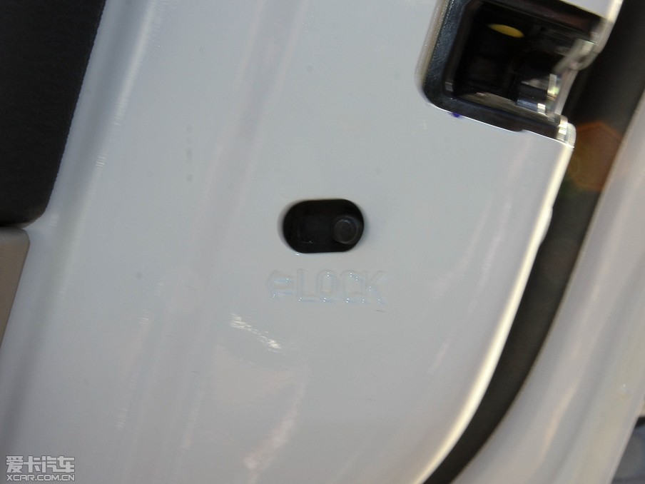 2012п 2.0XV CVT(q)()