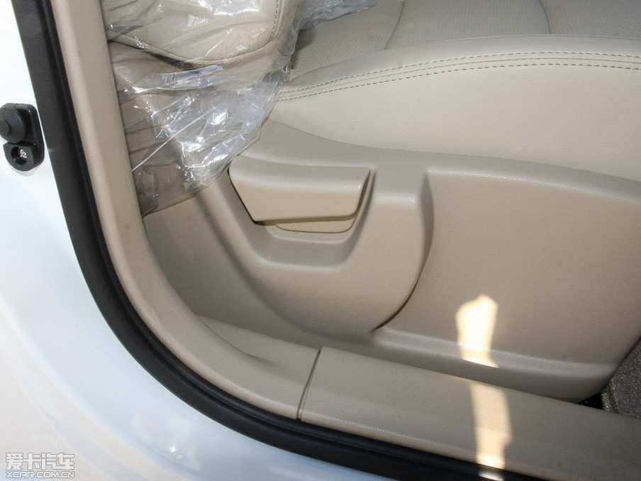 2012п 2.0XV CVT(q)()