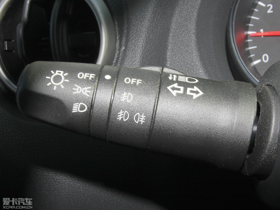 2012п 2.0XV CVT(q)()