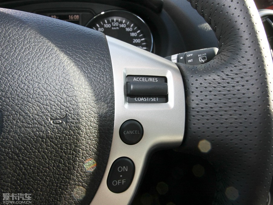 2012п 2.0XV CVT(q)()