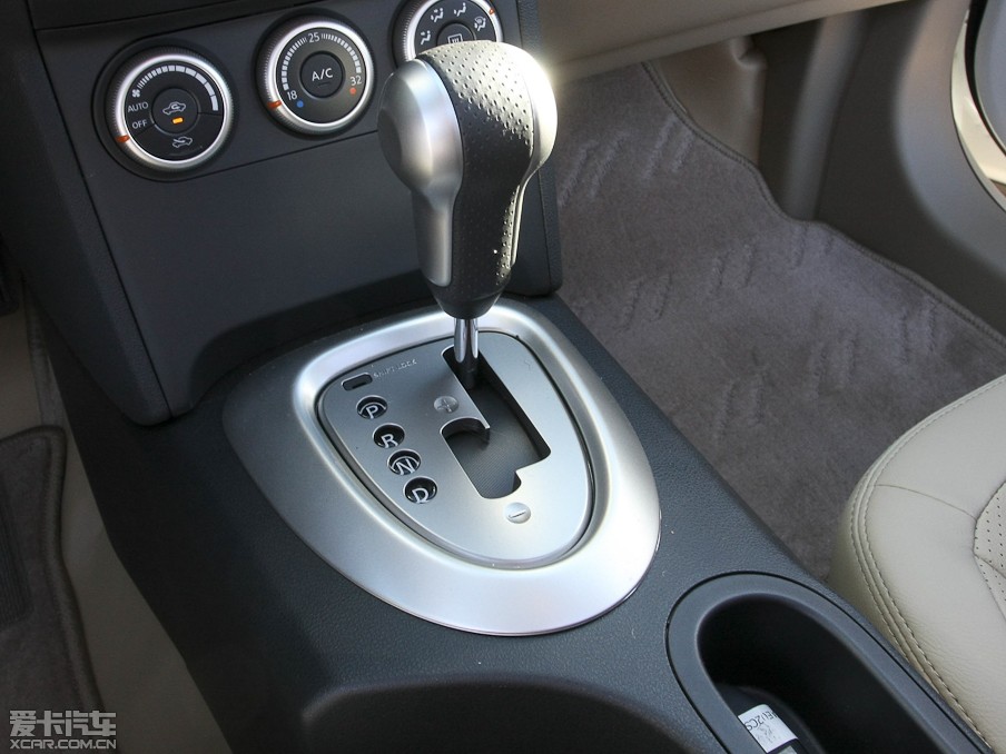 2012п 2.0XV CVT(q)()