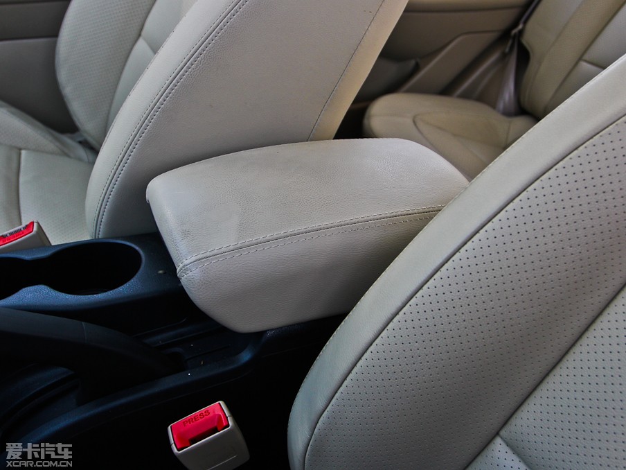 2012п 2.0XV CVT(q)()