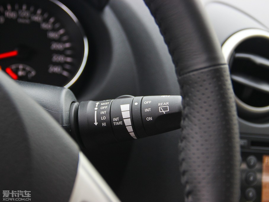 2012п 2.0XL CVT(q)()