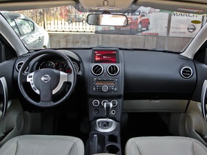 2012款2.0XV CVT两驱(雷) 内饰全景