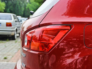2012款2.0XL CVT两驱(火) 细节外观