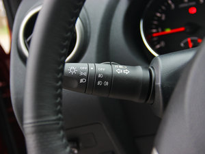 2012款2.0XL CVT两驱(火) 中控区