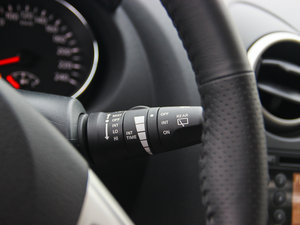 2012款2.0XL CVT两驱(火) 中控区