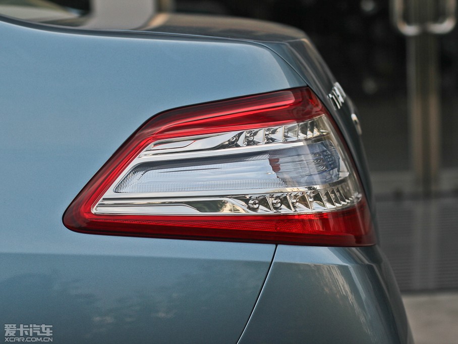 2012[ 2.5L XL-NAVI ưȫ