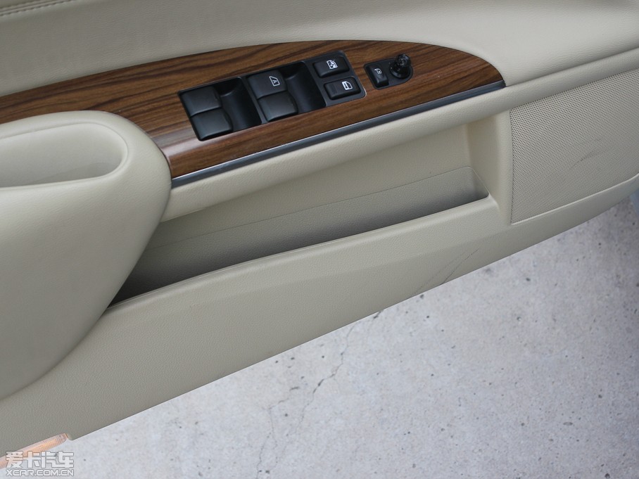 2012[ 2.5L XL-NAVI ưȫ