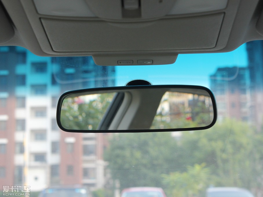 2012[ 2.5L XL-NAVI ưȫ