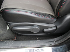 2012款1.6T GTS CVT致酷版 主驾驶座椅调节