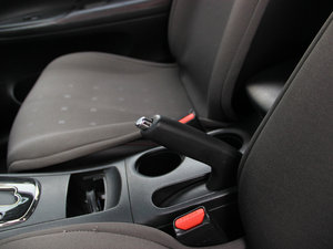 2012款1.6T GTS CVT致酷版 驻车制动器