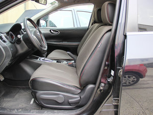 2012款1.6T GTS CVT致酷版 前排空间