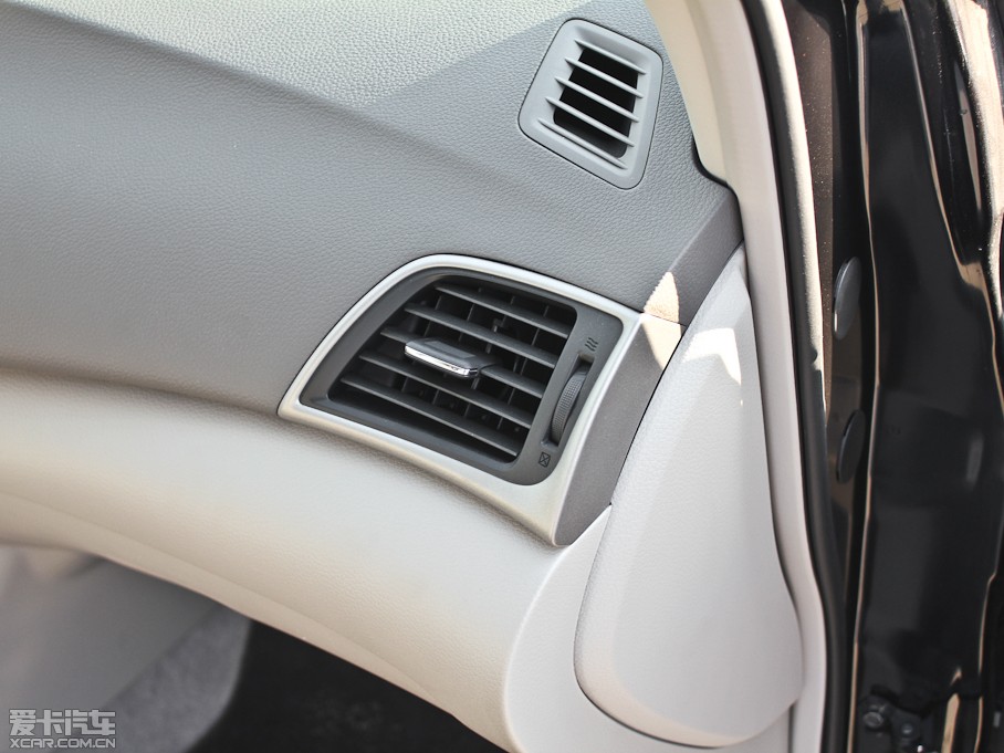 2012��܎�� 1.6XL CVT���A��