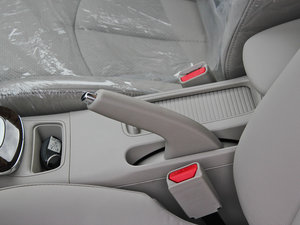2012款1.8XV CVT尊享版 驻车制动器