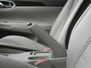 2012款1.8XL CVT豪华版 驻车制动器