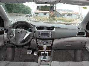 2012款1.8XL CVT豪华版 内饰全景