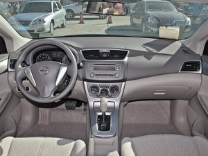 2012款1.8XE CVT舒适版 内饰全景