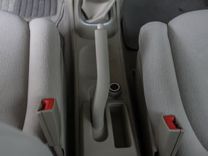 2012款1.6XE 手动舒适版 驻车制动器