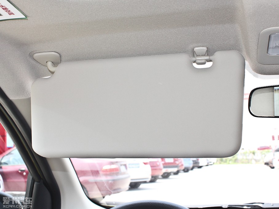 2013������ ����� 1.6XV CVT������