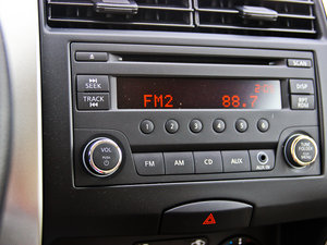 2013款1.6XE CVT舒适版 中控台显示屏