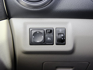 2013款1.6XE CVT舒适版 中控区
