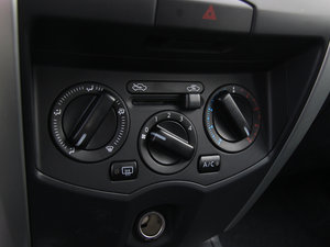 2013款1.6XE 手动舒适版 中控区