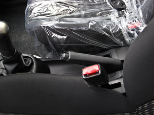 2013款劲锐版 1.6XL 手动舒适版 驻车制动器