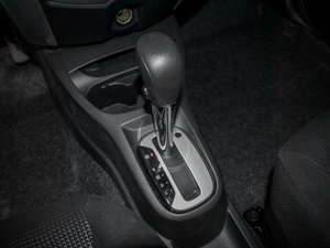 2013款1.6XL CVT豪华版 换挡杆