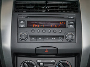 2013款1.6XL CVT豪华版 中控区