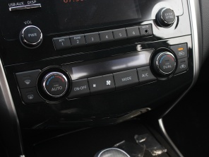 東風日產2013款天籟