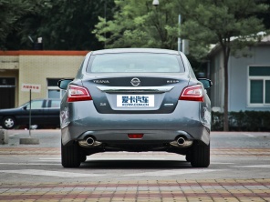 東風日產2013款天籟