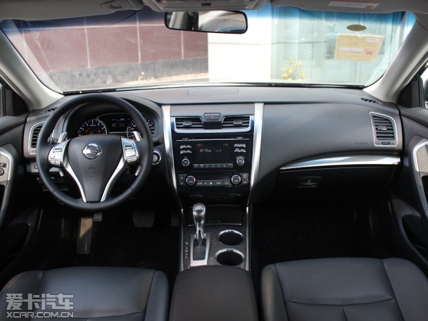 東風日產2013款天籟