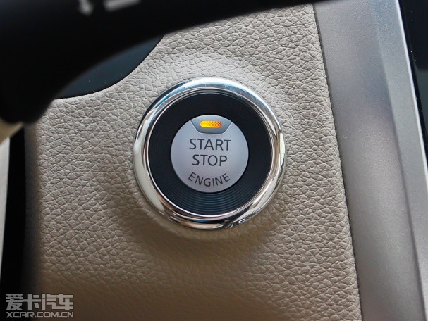 東風日產2013款天籟