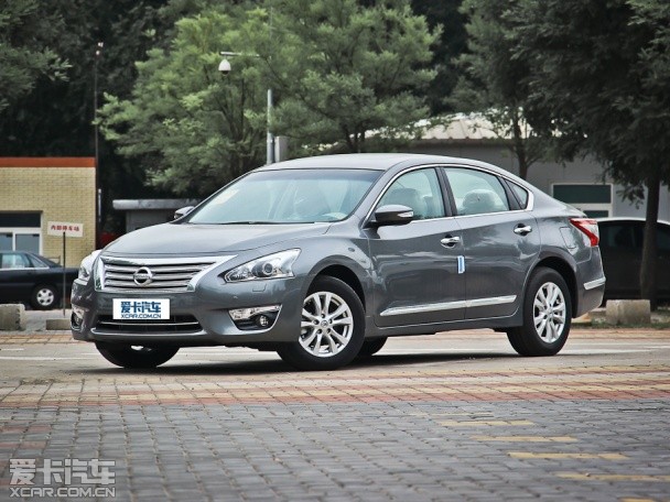 東風日產2013款天籟