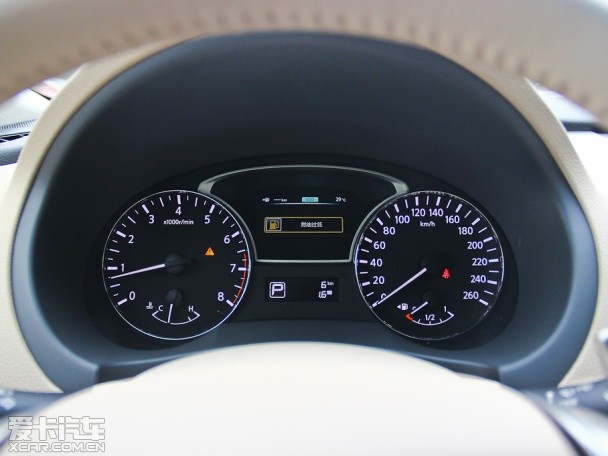 東風日產2013款天籟