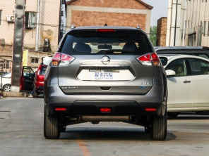 東風(fēng)日產(chǎn)2014款奇駿