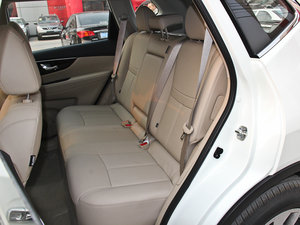 2014款2.5L CVT四驱至尊版 后排座椅