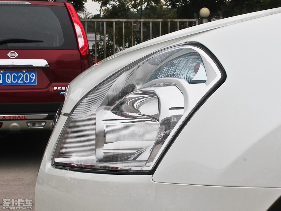 2013���п� 2.0XV CVT���(��)