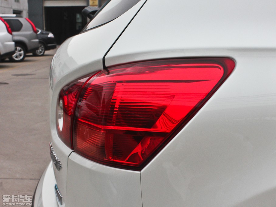 2013���п� 2.0XV CVT���(��)