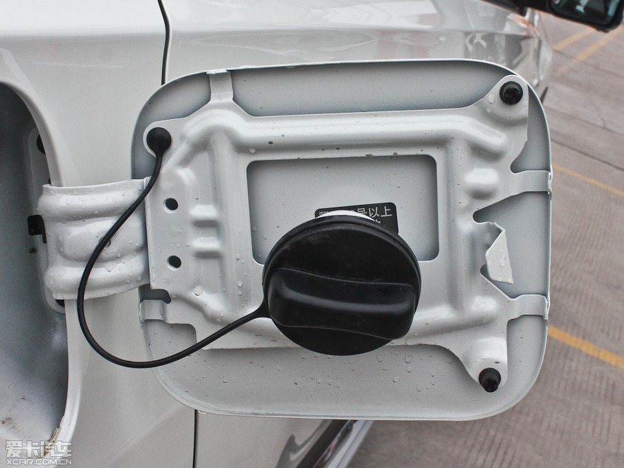 2013���п� 2.0XV CVT���(��)