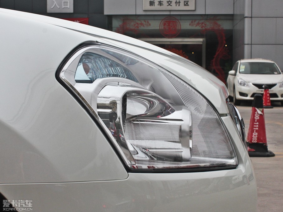 2013���п� 2.0XV CVT���(��)